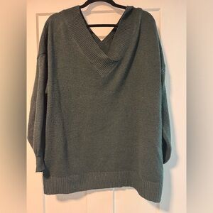 Pink Clover V-Neck Sweater - Deep Green